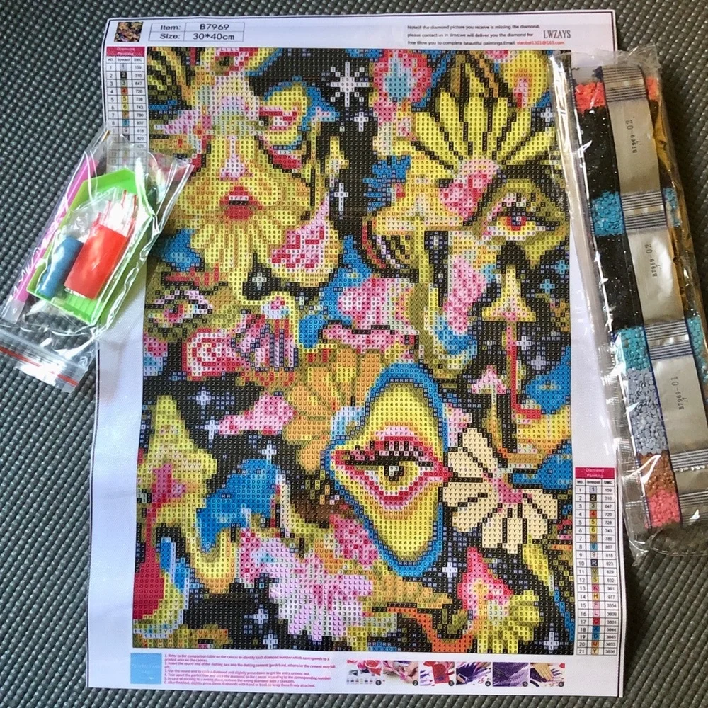 NWT Psychedelic Floral Diamond Painting Kit
